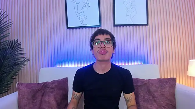 Antonio rowan online show from December 2025 06:47:02 PM