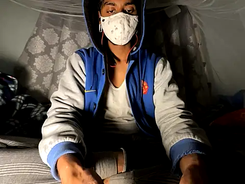 Snapshot of hunterboy2001 chatting on November 2025 04:11:02 PM hunterboy2001 online show from November 2025 04:11:02 PM