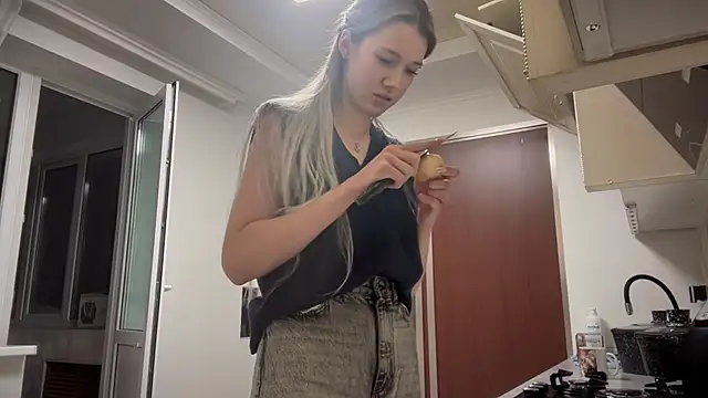 lilXdomii online show from January 2026 12:10:02 PM