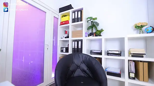 SandraLopezxx online show from March 2025 06:32:01 PM