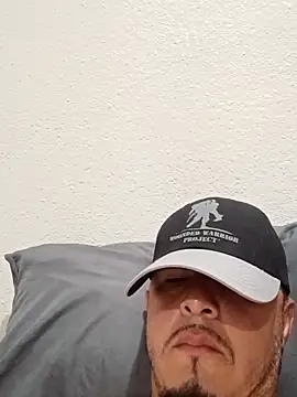 Snapshot of Lalin2323 chatting on March 2026 03:01:01 AM Lalin2323 online show from March 2026 03:01:01 AM