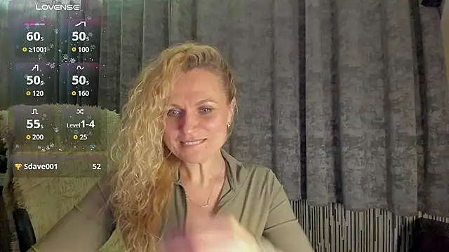 Snapshot of LanaLight_x chatting on May 2026 08:58:02 PM LanaLight x online show from May 2026 08:58:02 PM