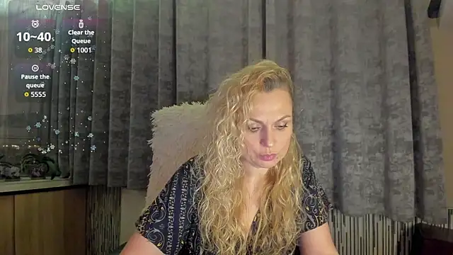 Snapshot of LanaLight_x chatting on May 2026 08:27:02 PM LanaLight x online show from May 2026 08:27:02 PM