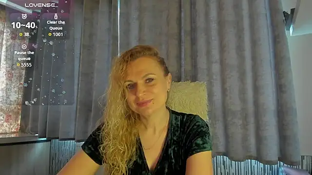 Snapshot of LanaLight_x chatting on May 2026 04:08:01 AM LanaLight x online show from May 2026 04:08:01 AM