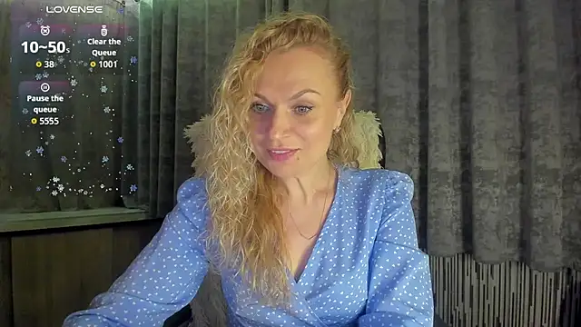 Snapshot of LanaLight_x chatting on May 2026 07:44:01 PM LanaLight x online show from May 2026 07:44:01 PM