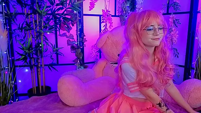 Snapshot of ReynaRey chatting on December 2025 08:15:01 PM ReynaRey online show from December 2025 08:15:01 PM