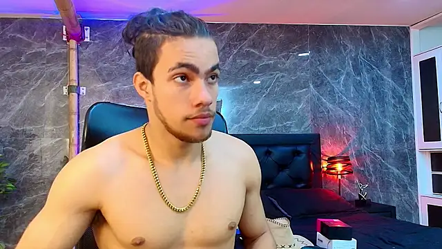 PatrickS25 online show from December 2025 04:10:01 AM