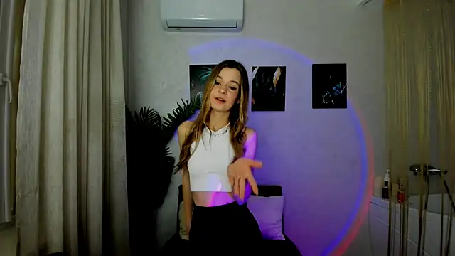 MidnighteAura online show from January 2026 03:32:01 AM