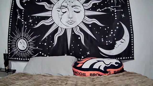 Snapshot of Maexoxo chatting on February 2026 09:48:01 AM Maexoxo online show from February 2026 09:48:01 AM