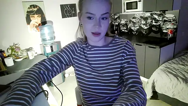 LunaPeony online show from February 2026 06:17:02 PM