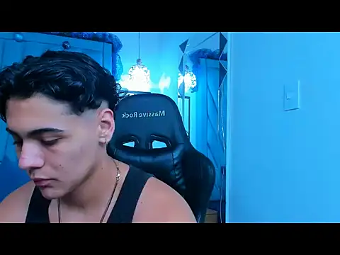 Snapshot of chris_de_la_fonde chatting on December 2025 12:03:02 PM chris de la fonde online show from December 2025 12:03:02 PM