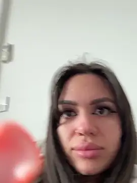 SiennaLuxexx online show from February 2026 12:01:02 PM