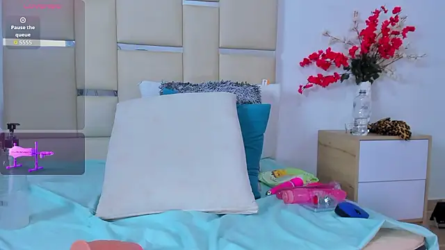 Snapshot of MajoLinares chatting on February 2026 08:25:01 PM MajoLinares online show from February 2026 08:25:01 PM