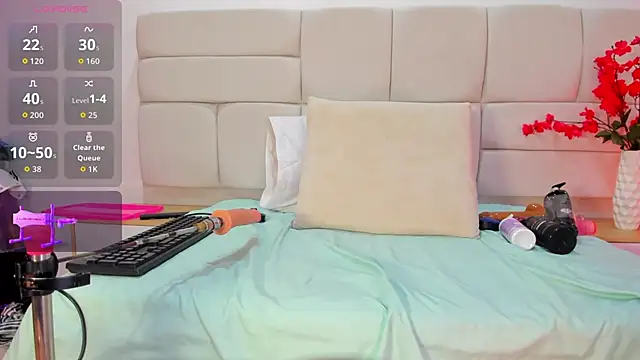 Snapshot of MajoLinares chatting on February 2026 07:43:01 PM MajoLinares online show from February 2026 07:43:01 PM