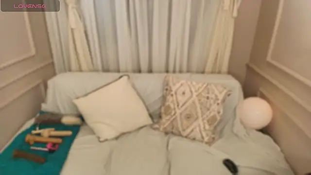 Sarah rossi  online show from January 2026 07:50:01 PM