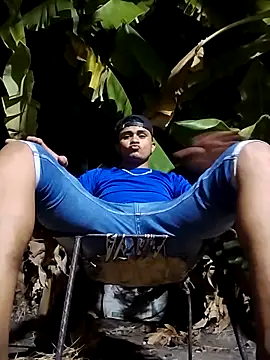 Snapshot of youngboypiss chatting on February 2026 12:04:01 AM youngboypiss online show from February 2026 12:04:01 AM