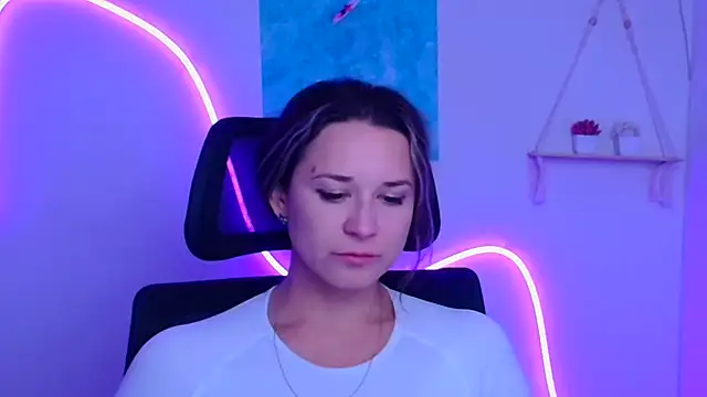 Melodie Aster online show from December 2025 12:12:02 PM