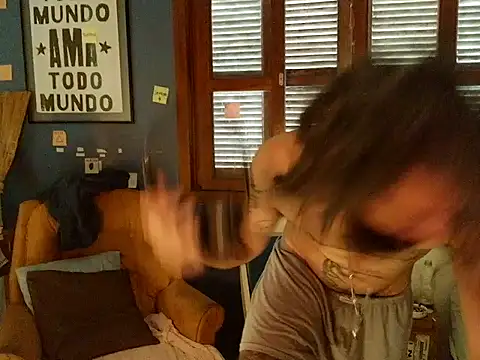 Snapshot of ooproprio chatting on April 2026 12:21:02 PM ooproprio online show from April 2026 12:21:02 PM