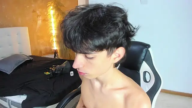 Snapshot of CONNOR_STONNE_ chatting on February 2026 08:20:01 PM CONNOR STONNE online show from February 2026 08:20:01 PM