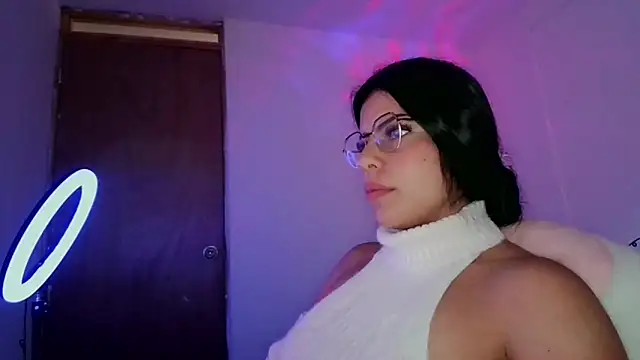 Snapshot of Adararouse1 chatting on February 2026 07:43:02 PM Adararouse1 online show from February 2026 07:43:02 PM