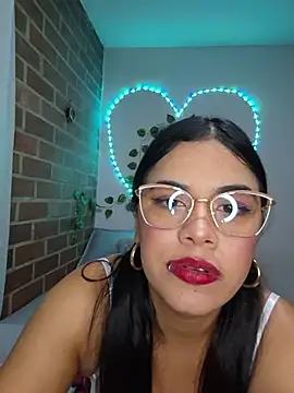 Snapshot of steffany_doll chatting on December 2025 11:47:02 PM steffany doll online show from December 2025 11:47:02 PM