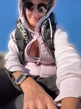 Betsy online show from April 2026 02:55:02 PM