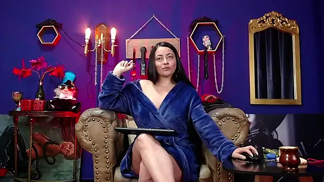 LunaTikka online show from January 2026 02:47:02 AM