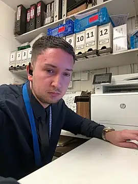 dirtyanal23 online show from December 2025 05:51:02 PM