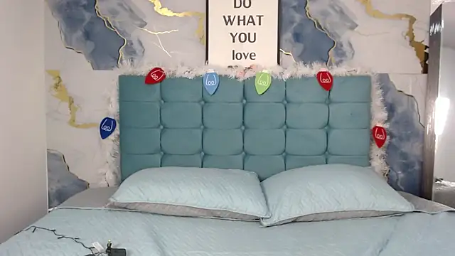 Snapshot of Meloddy_jazz5 chatting on December 2025 10:08:02 PM Meloddy jazz5 online show from December 2025 10:08:02 PM