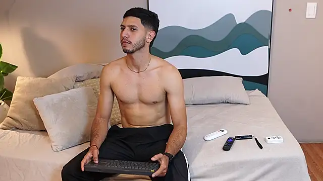 Snapshot of Thiago_Voss chatting on December 2025 12:47:01 PM Thiago Voss online show from December 2025 12:47:01 PM