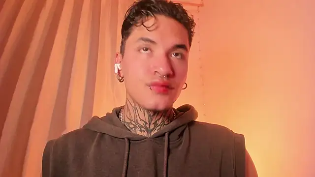 AlecBanne online show from December 2025 03:00:01 AM