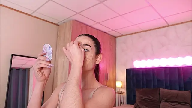 LucyFever online show from January 2026 07:01:02 AM