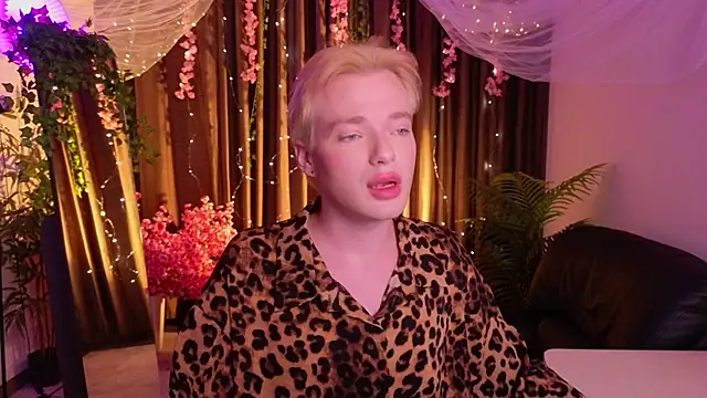 Kristenegor online show from February 2026 05:05:02 PM