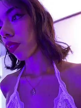 Snapshot of BellaHarpeer chatting on February 2026 07:43:01 PM BellaHarpeer online show from February 2026 07:43:01 PM