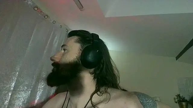 Snapshot of slavinicum chatting on December 2025 09:57:01 PM slavinicum online show from December 2025 09:57:01 PM