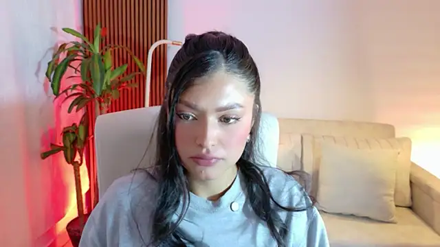 Snapshot of victoria___moon chatting on December 2025 01:18:02 PM victoria moon online show from December 2025 01:18:02 PM