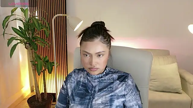 Snapshot of victoria___moon chatting on February 2026 01:44:01 PM victoria moon online show from February 2026 01:44:01 PM