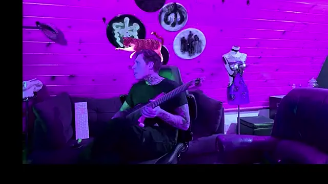 Snapshot of siphonophordustbunny chatting on December 2025 01:25:01 AM siphonophordustbunny online show from December 2025 01:25:01 AM