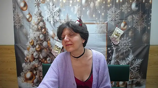 LunaDobra online show from December 2025 06:14:02 PM