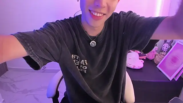 Jasson    online show from December 2025 02:21:01 PM