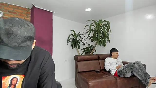 HotThreesoome online show from December 2025 01:15:01 PM