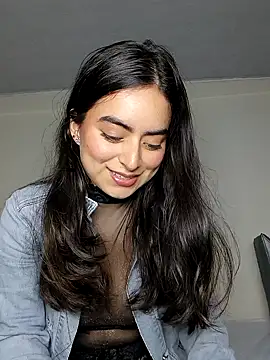 Snapshot of saasha_Petit chatting on February 2026 11:18:01 AM saasha Petit online show from February 2026 11:18:01 AM