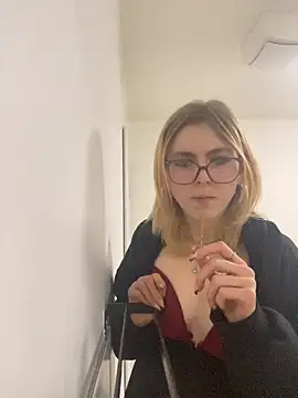 Milly-Kiss online show from January 2026 08:11:02 PM