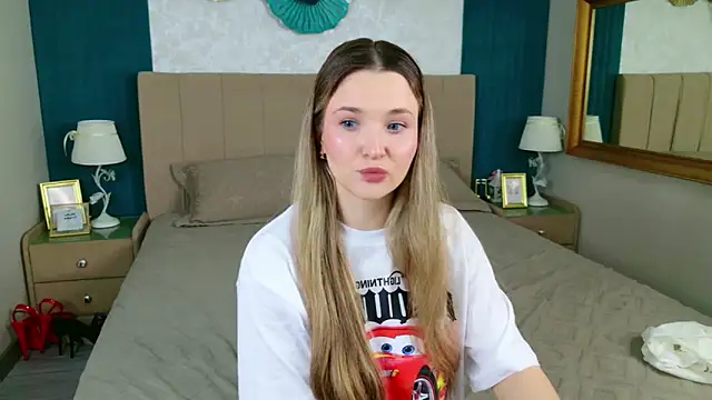 Lina Sinerz online show from February 2026 08:27:01 PM