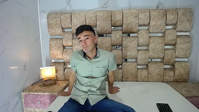 Snapshot of KathyAiden chatting on January 2026 07:41:01 PM KathyAiden online show from January 2026 07:41:01 PM