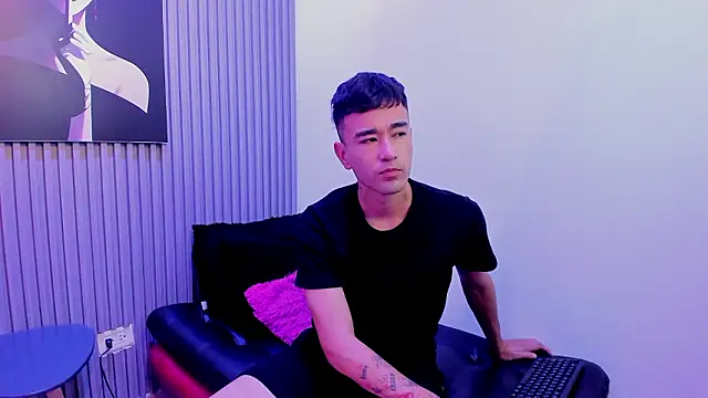 Snapshot of KathyAiden chatting on January 2026 01:15:02 PM KathyAiden online show from January 2026 01:15:02 PM