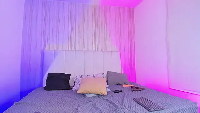 Snapshot of EdnaJara chatting on March 2026 04:07:02 AM EdnaJara online show from March 2026 04:07:02 AM