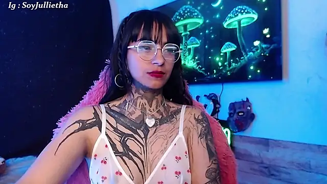 Snapshot of Julls420_ chatting on February 2026 11:31:02 AM Julls420 online show from February 2026 11:31:02 AM