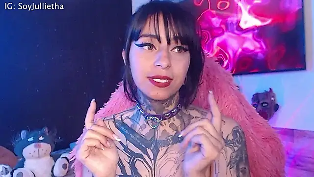 Snapshot of Julls420_ chatting on February 2026 07:45:02 PM Julls420 online show from February 2026 07:45:02 PM