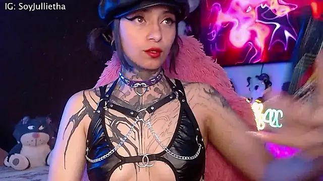 Snapshot of Julls420_ chatting on March 2026 04:36:01 AM Julls420 online show from March 2026 04:36:01 AM